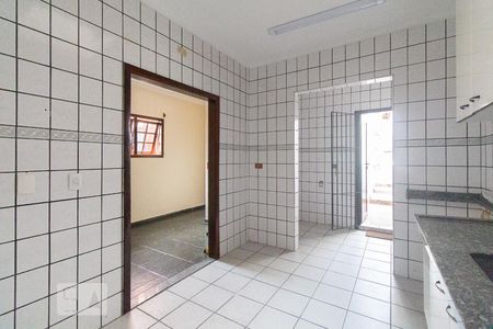 Casa à venda com 320m², 2 quartos e 1 vagaCozinha