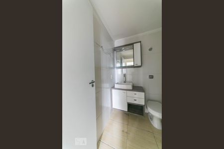 Banheiro de apartamento à venda com 3 quartos, 80m² em Centro, Campinas