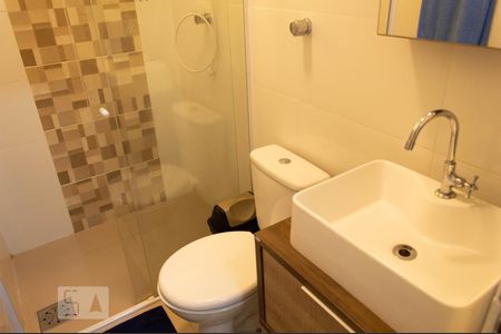 Banheiro de apartamento para alugar com 1 quarto, 36m² em Cristo Redentor, Porto Alegre