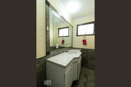 Apartamento à venda com 220m², 3 quartos e 3 vagasBanheiro Suíte 2