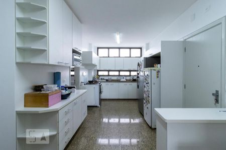 Apartamento à venda com 220m², 3 quartos e 3 vagasCozinha