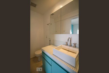 Apartamento à venda com 100m², 2 quartos e 2 vagas Apartamento à venda com 100m², 2 quartos e 2 vagasBanheiro da Suíte