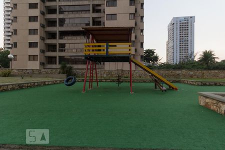 Apartamento para alugar com 144m², 4 quartos e 2 vagasPlayground