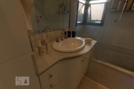 Apartamento para alugar com 144m², 4 quartos e 2 vagasBanheiro (Suíte)