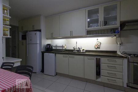 Apartamento para alugar com 144m², 4 quartos e 2 vagasCozinha