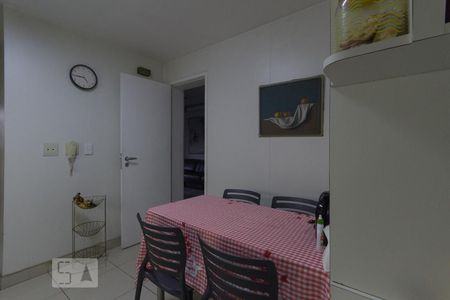 Apartamento para alugar com 144m², 4 quartos e 2 vagasCozinha