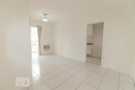 Sala de apartamento para alugar com 2 quartos, 80m² em Jacarepaguá, Rio de Janeiro