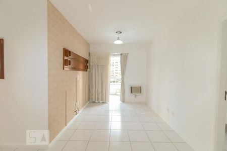 Sala de apartamento para alugar com 2 quartos, 80m² em Jacarepaguá, Rio de Janeiro