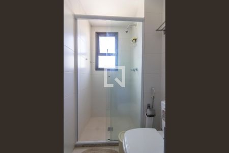 Banheiro de kitnet/studio para alugar com 1 quarto, 41m² em Sumarezinho, São Paulo
