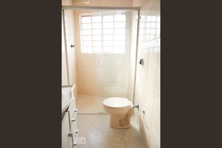 Casa à venda com 200m², 3 quartos e 2 vagasBanheiro