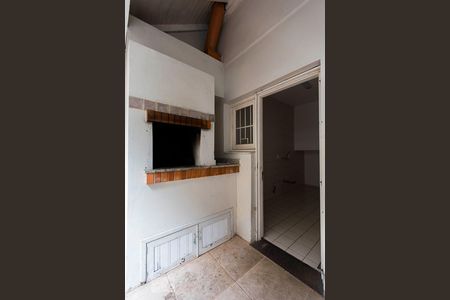 Área externa de casa de condomínio à venda com 3 quartos, 140m² em Teresópolis, Porto Alegre