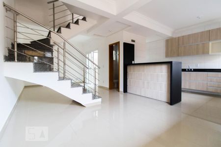 Sala de casa de condomínio para alugar com 3 quartos, 160m² em Partenon, Porto Alegre