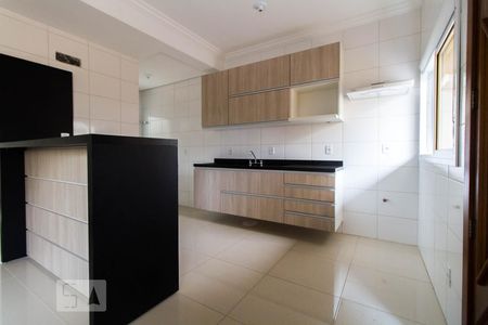 Cozinha de casa de condomínio para alugar com 3 quartos, 160m² em Partenon, Porto Alegre