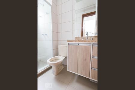 Banheiro de casa de condomínio para alugar com 3 quartos, 160m² em Partenon, Porto Alegre