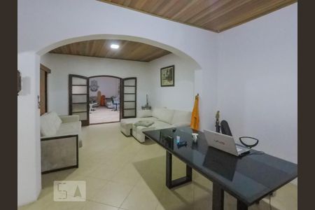 Casa para alugar com 280m², 5 quartos e 1 vaga