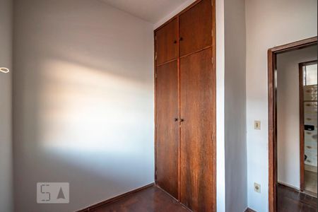 Quarto 1 de apartamento para alugar com 2 quartos, 75m² em Sagrada Familia, Belo Horizonte
