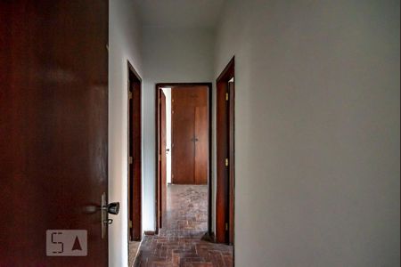 Corredor de apartamento para alugar com 2 quartos, 75m² em Sagrada Familia, Belo Horizonte