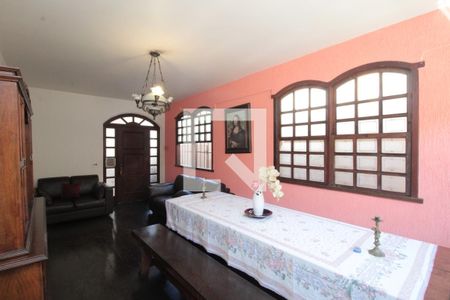 Casa à venda com 3 quartos, 160m² em Santa Tereza, Belo Horizonte