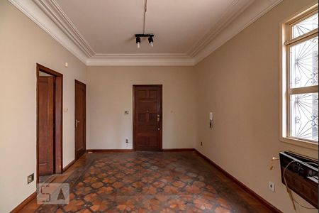 Sala de casa para alugar com 6 quartos, 280m² em Floresta, Belo Horizonte