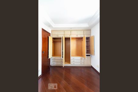 Apartamento à venda com 110m², 3 quartos e 1 vaga Apartamento à venda com 110m², 3 quartos e 1 vagaSuite