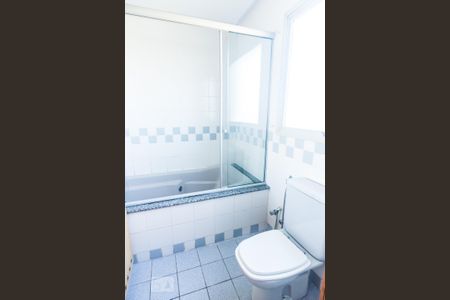 Banheiro de apartamento para alugar com 1 quarto, 55m² em Boa Vista, Porto Alegre