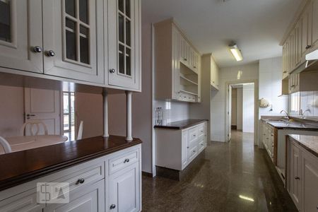 Apartamento à venda com 248m², 4 quartos e 3 vagasCozinha