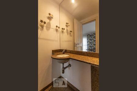Apartamento à venda com 248m², 4 quartos e 3 vagasLavabo