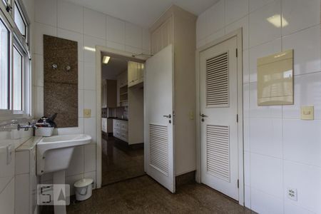 Apartamento à venda com 248m², 4 quartos e 3 vagasÁrea de serviço