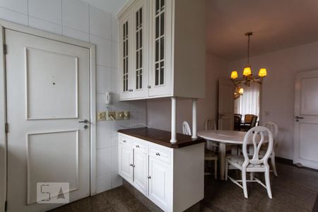 Apartamento à venda com 248m², 4 quartos e 3 vagasCozinha