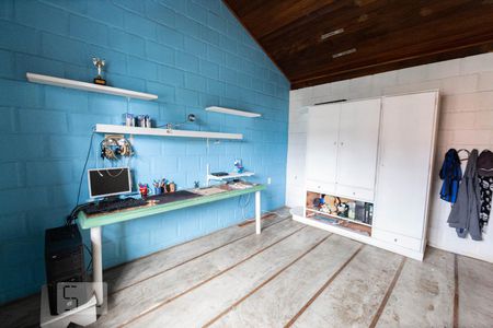 Casa de condomínio à venda com 175m², 3 quartos e 1 vagaSuíte 2