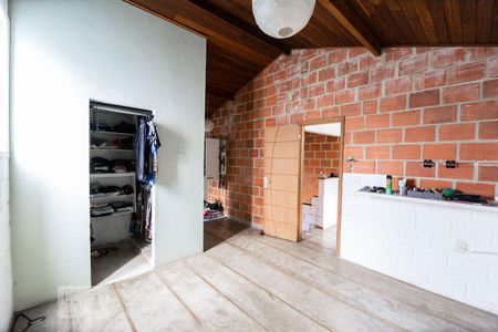 Casa de condomínio à venda com 175m², 3 quartos e 1 vagaSuíte 1