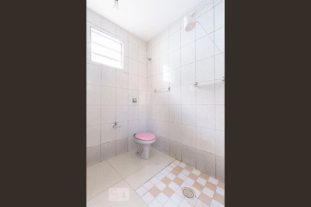 Banheiro  de casa para alugar com 2 quartos, 104m² em Chácara Santo Antônio (zona Leste), São Paulo