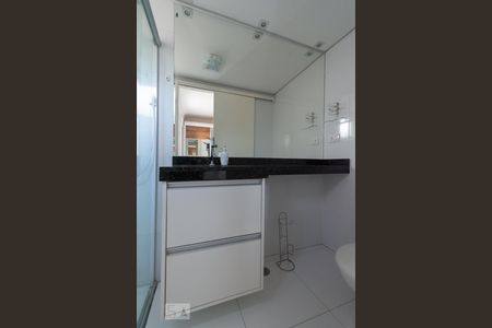 Banheiro - Suíte de apartamento para alugar com 2 quartos, 60m² em Vila Assunção, Santo André