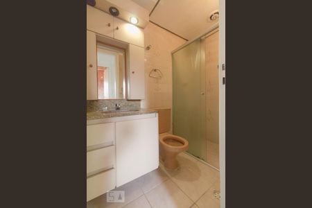 Banheiro de apartamento à venda com 2 quartos, 50m² em Parque Imperial, São Paulo