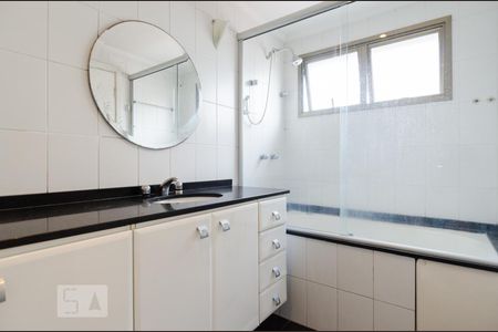 Apartamento à venda com 130m², 3 quartos e 2 vagasBanheiro da Suíte