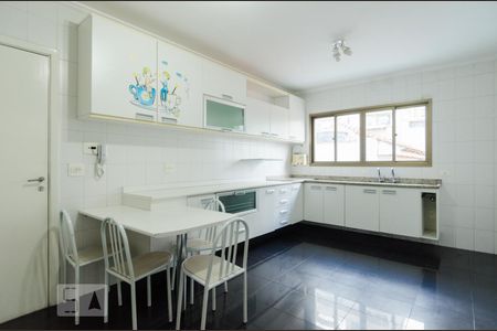 Apartamento à venda com 130m², 3 quartos e 2 vagasCozinha