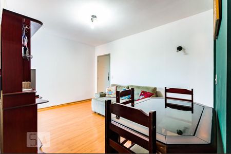 Sala de apartamento para alugar com 2 quartos, 65m² em Cambuí, Campinas