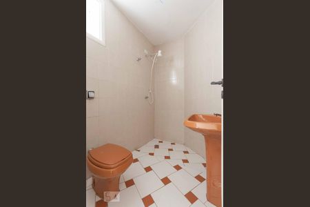 Casa à venda com 300m², 4 quartos e 3 vagas Casa à venda com 300m², 4 quartos e 3 vagasBanheiro de Serviço