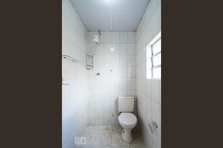 Banheiro de casa de condomínio para alugar com 2 quartos, 80m² em Jardim Maria Estela, São Paulo