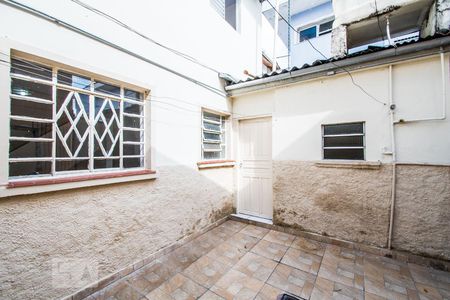 Casa de condomínio para alugar com 80m², 2 quartos e 1 vagaQuintal