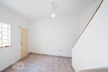 Sala de casa de condomínio para alugar com 2 quartos, 80m² em Jardim Maria Estela, São Paulo