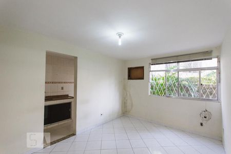 Sala de apartamento para alugar com 3 quartos, 70m² em Anil, Rio de Janeiro