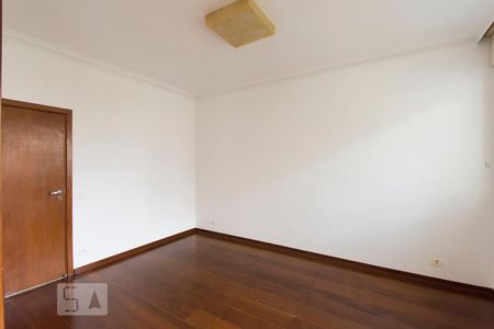 Apartamento à venda com 3 quartos, 244m² em Vila Uberabinha, São Paulo