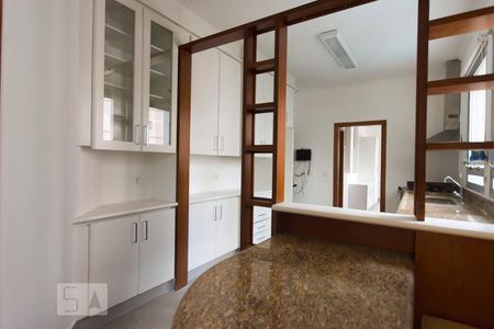 Apartamento à venda com 244m², 3 quartos e 3 vagas