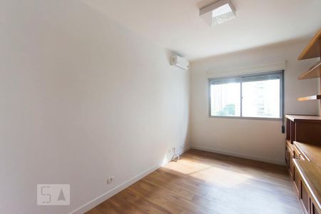 Apartamento à venda com 3 quartos, 244m² em Vila Uberabinha, São Paulo