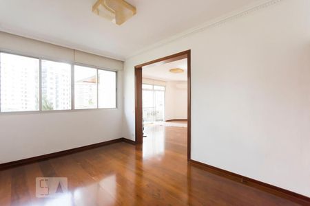 Apartamento à venda com 3 quartos, 244m² em Vila Uberabinha, São Paulo