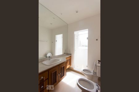 Apartamento à venda com 244m², 3 quartos e 3 vagas