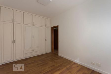 Apartamento à venda com 244m², 3 quartos e 3 vagas