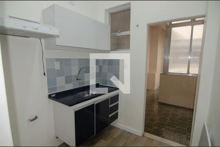 Cozinha de apartamento para alugar com 2 quartos, 75m² em Leme, Rio de Janeiro