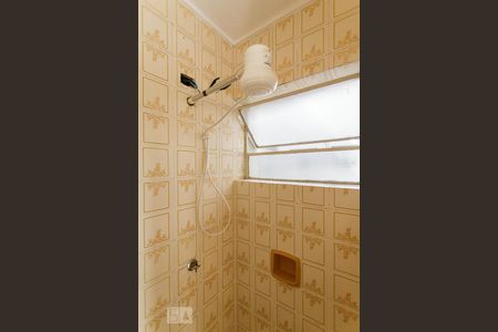 Banheiro de apartamento para alugar com 1 quarto, 42m² em Passo da Areia, Porto Alegre